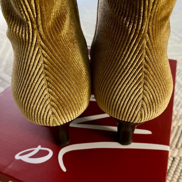 Impo Gold Ribbed Booties - Picture 4 of 4
